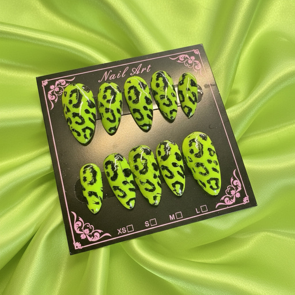 💚 Toxic Jungle – Neon Leopard Print Press-On Nails